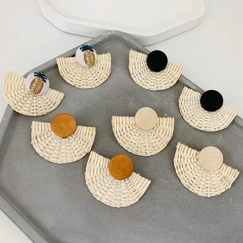 Bohemian Rattan Woven Fan Shaped Stud Earrings For Women Handmade Straw Wood Pineapple Pattern Vintage Ethnic Jewelry
