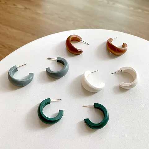 Vintage C-Shaped Wooden Hoop Stud Earrings Minimalist Geometric Round Wood Earrings For Women Fashion Jewelry Daily Wear Gift