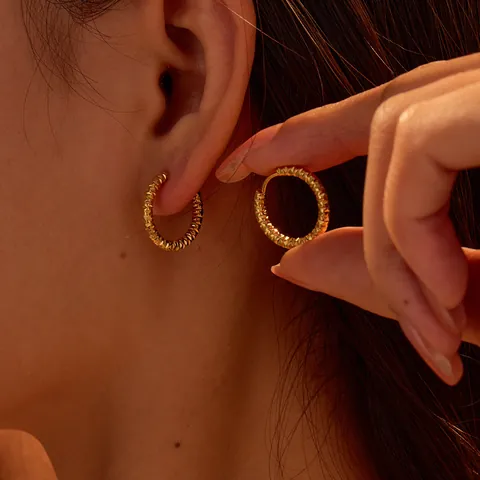 Minimalistische Edelstahl Creolen Für Damen 18K Vergoldet Zweifarbig Gehämmerte Diamantschliff Geometrische Schmuck