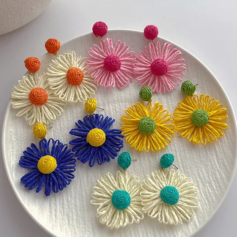Boheems Handgeweven Raffia Bloem Oorknopjes Voor Vrouwen Zomer Strand Vakantie Madeliefje Stro Geweven Statement Oorbellen Sieraden