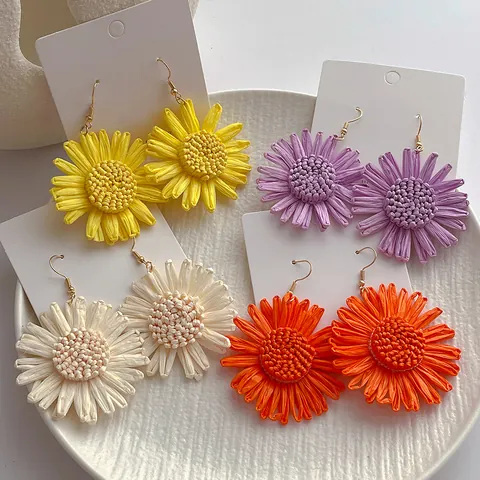 Handmade Woven Raffia Sunflower Earrings For Women Beach Vacation Boho Straw Flower Drop Earrings Summer Jewelry Gift