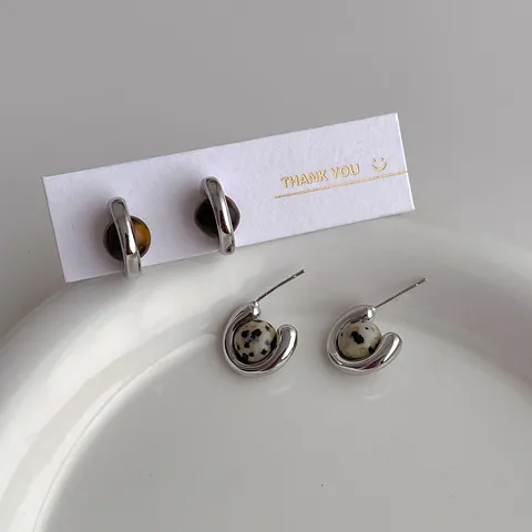 Minimalistische Natürliche Tigerauge Dalmatiner-Stein C-förmige Ohrringe Mit 925 Sterlingsilber Ohrstecker-Stift Kupfer Kleine Ohrstecker Damen Schmuck