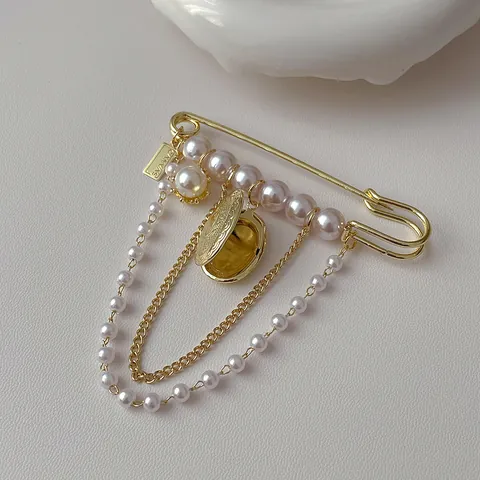Vintage Gold Plated Safety Pin Brooch For Women With Pearls Tassel Chains And Oval Locket Pendant Elegant Jewelry Gift