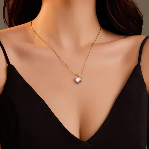 18K Gold Plated Stainless Steel Heart Pendant Necklace Iridescent Moonstone Minimalist Clavicle Chain Jewelry For Women