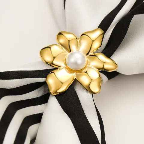 Minimalist Stainless Steel Gold Plated Irregular Petal Flower Scarf Buckle Pearl Inlaid Finger Ring For Women Niche Jewelry