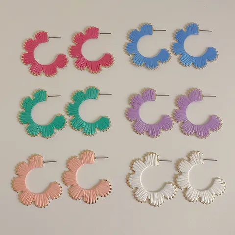 Bohemian Raffia Woven Flower C-Hoop Earrings Alloy Geometric Handmade Oversized Ethnic Earrings For Women Vacation Jewelry