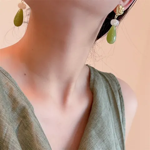 Vintage French Style Rose Flower Alloy Earrings With Colorful Teardrop Acrylic Pendant Elegant Jewelry For Women Daily Wear