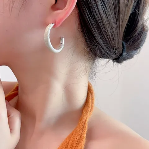 Boucles d'Oreilles Créoles en C Vintage Chic pour Femmes Minimaliste Motif Crocodile Similicuir Alliage Tige en Cuivre Bijoux