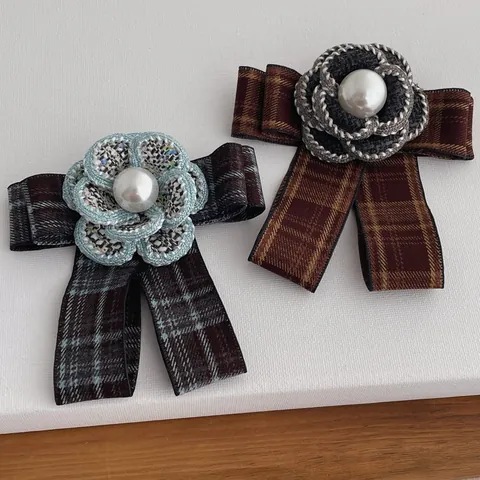 Vintage Tweed Camellia Flower Bow Brooch Plaid Fabric Bowknot Pin With Faux Artificial Pearl Elegant Korean Style Jewelry For Women