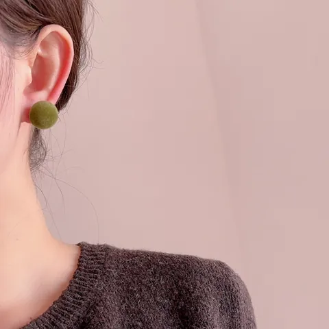 Vintage Round Ball Flocked Stud Earrings For Women Autumn Winter Chic Velvet Geometric Minimalist Earring Post Jewelry Gift