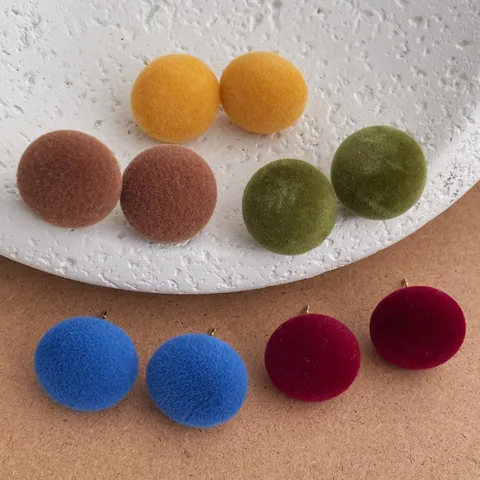 Vintage Round Ball Flocked Stud Earrings For Women Autumn Winter Chic Velvet Geometric Minimalist Earring Post Jewelry Gift