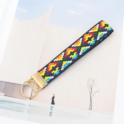 Portachiavi Etnico Ricamato a Fiori Geometrico Cordino Boho Tessitura in Poliestere Pendente per Borsa Bracciale Decorativo