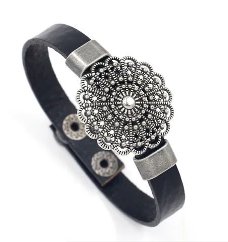 Vintage Cowhide Leather Bracelet Hollow Floral Alloy Medallion Snap Button Closure Punk Bohemian Jewelry For Men Women