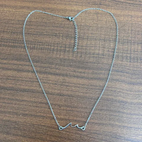 Minimalist Stainless Steel Sea Wave Pendant Necklace 18K Gold Plated Simple Delicate Wave Jewelry For Women Daily Wear Gift