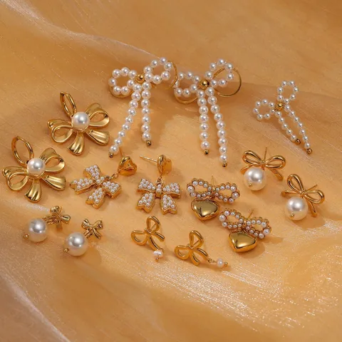 Boucles d'Oreilles Clous Nœud Papillon en Acier Inoxydable Or Vintage Avec Perle Artificielle Bijoux Cœur pour Femme Mariage Cadeau