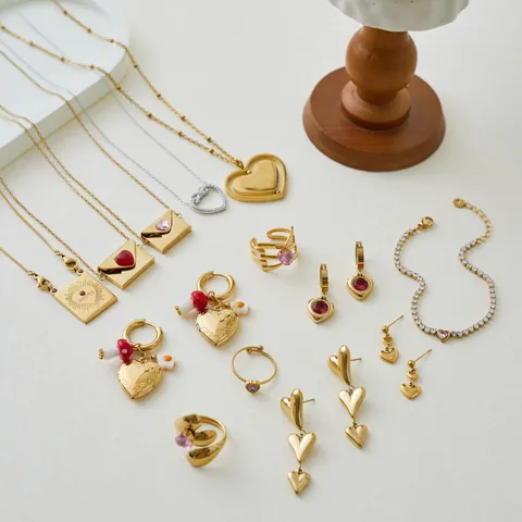 Conjunto de Joyas de Corazón Rosa de Acero Inoxidable para Mujer Collar con Colgante de Sobre de Esmalte con Diamantes de Imitación Anillo Ajustable Abierto Pulsera de Tenis Regalo Romántico de San Valentín