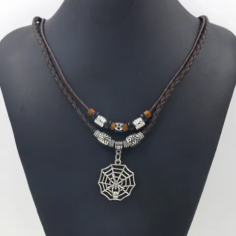 Collar con Colgante de Araña y Telaraña Gótica Vintage Doble Capa Cordón Encerado Cuentas de Madera Punk Halloween Joyería para Hombre