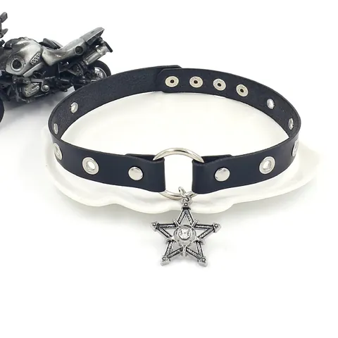 Collier Ras du Cou en Cuir PU Punk Rock Gothique Avec Pendentif Étoile en Strass Rivets en Métal Vintage Bande de Cou Réglable Bijoux Femme