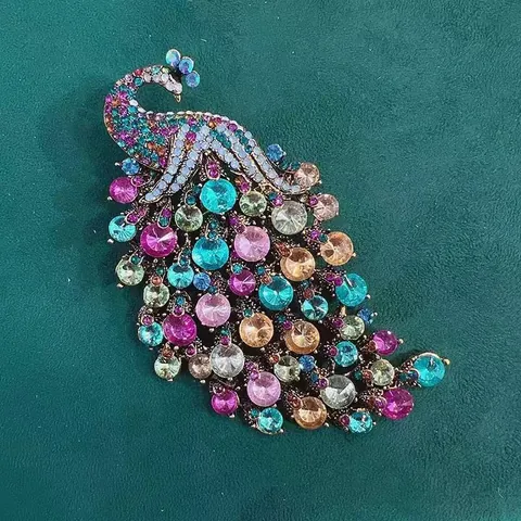 Peacock Brooch Pendant For Women Alloy Rhinestone Crystal Animal Shape Vintage Elegant Fashion Jewelry Accessory