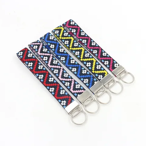Llavero de Muñeca de Cinta de Poliéster Jacquard Geométrico Bohemio Étnico Patrón Floral Bordado Soporte de Llave de Moda para Bolso Llaves de Coche Universal
