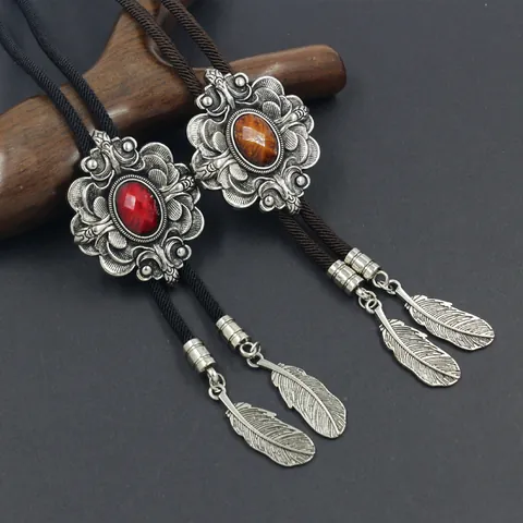 Vintage Western Cowboy Bolo Tie Legierung Blumenmuster Kunststein Anhänger Lange Satin Geflochtene Kordel Kette Für Herren Damen Schmuck