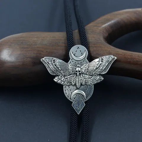Corbata de Bolo Gótica Vintage Aleación de Plata Antigua Colgante de Polilla Cabeza de Muerto Collar Cordón Trenzado Negro Joyería Hombre