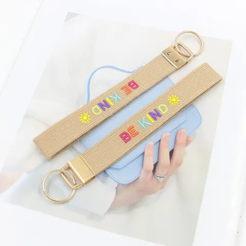 Llavero de Cinta Étnica Bordada para Mujer Cordón de Poliéster Anillo de Metal para Llaves Bolso Regalo de Navidad Año Nuevo