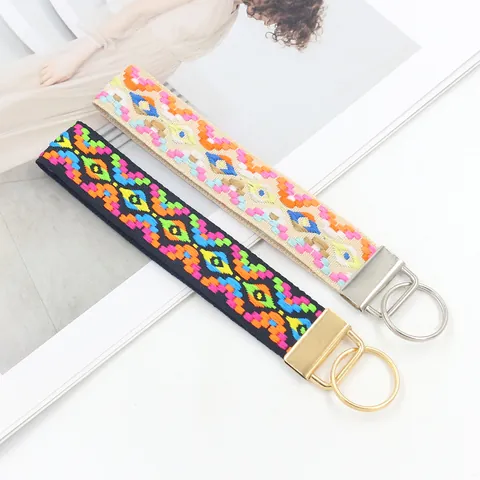 Llavero de Cordón de Muñeca Bordado Bohemio Hecho a Mano Estilo Étnico Geométrico Floral Correa Poliéster Anillo de Llave Bolso