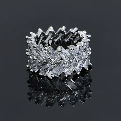 Anello Hip Hop da Uomo con Zirconia Baguette Iced Out Eternity Band in Rame Placcato Oro Argento Gioielli Geometrici