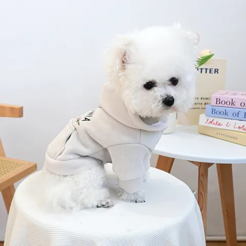 Sudadera con Capucha Cálida para Perros y Gatos de Forro Polar Suave con Bordado Floral de Letras Abrigo de Invierno para Cachorros