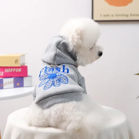 Felpa con Cappuccio per Cani e Gatti Calda e Comoda in Maglia di Cotone Con Ricamo a Margherita e Anello a D Grigio Abbigliamento Cuccioli