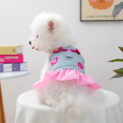 Lindo Vestido de Mezclilla para Perro con Falda Plisada Rosa Bordado de Corazón Anillo en D para Arnés Ropa para Cachorros Pequeños y Gatos