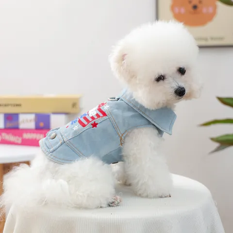 Gilet en Jean pour Chien de Style Américain Avec Broderie Étoiles Et Rayures Bleu Clair Gilet pour Petits Chiens Et Chats Avec Anneau en D en Métal