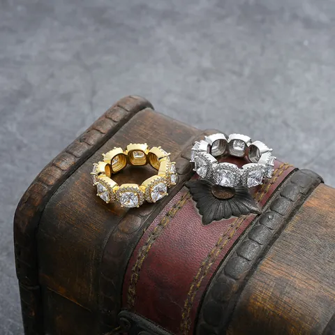 Bague Hip Hop en Cuivre avec Zircone Carrée Iced Out Plaqué Or Argent AAA CZ Halo Eternity Band pour Hommes Femmes Bijoux