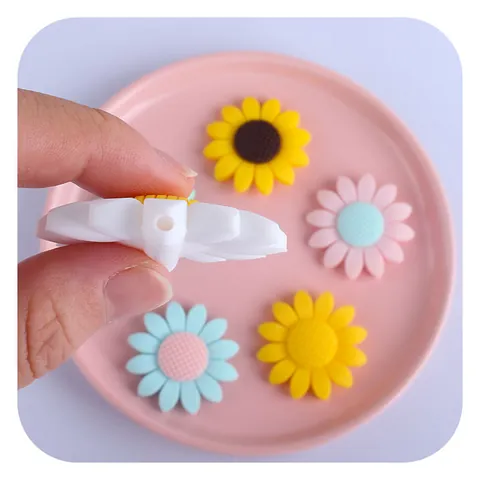 Food Grade Silicone Sunflower Daisy Beads Baby Teether BPA Free DIY Pacifier Chain Accessories Flower Charms For Infants