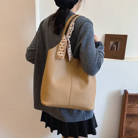 Borsa Tote Da Donna Per Pendolari Grande Capacità In Pelle PU Con Motivo Litchi Borsa A Tracolla Con Sciarpa Decorativa Ufficio