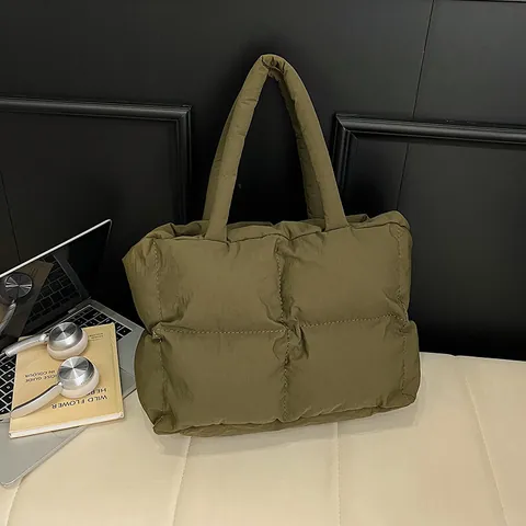 Borsa Tote Trapuntata da Donna Grande Capacità in Nylon Imbottita Borsa a Tracolla Tinta Unita Invernale Casual Pendolare per Donna