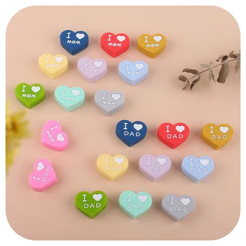 Perline in Silicone a Cuore Doppio Lato I Love Mom Dad Fai da Te Accessori per Catenella Ciuccio Alimentare Sollievo Dentizione
