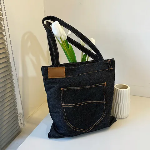 Sac Fourre-tout en Denim Décontracté pour Femmes Grande Capacité Sac à Épaule Vintage Avec Surpiqûres Contrastées Noir Bleu