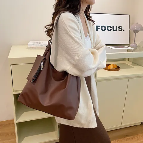 Grand Sac Fourre-tout Vintage en Cuir PU pour Femmes 2024 Nouveau Sac à Épaule Hobo Décontracté Avec Pochette Assortie