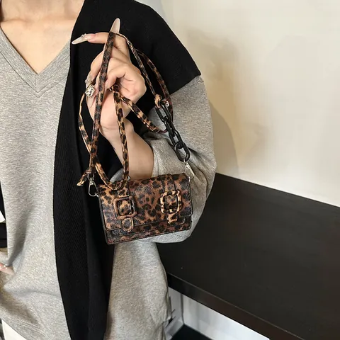 Bolso Bandolera Mini con Estampado de Leopardo para Mujer Bolso Cuadrado Pequeño de Cuero PU con Cadena y Hebilla Doble