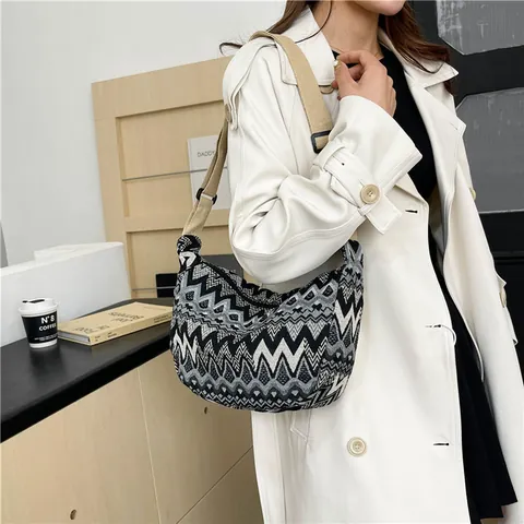 Bohemian Geometric Woven Dumpling Bag Large Capacity Jacquard Canvas Crossbody Shoulder Bag With Adjustable Strap Retro Ethnic Style