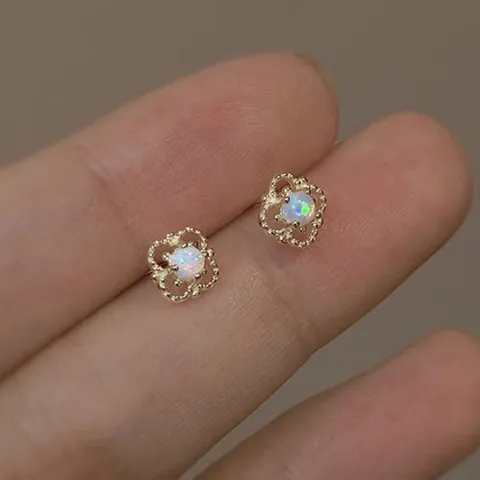 Vintage Hollow Four Leaf Clover Stud Earrings With Opal Zirconia Inlaid Copper Earrings For Women Elegant Jewelry Gift