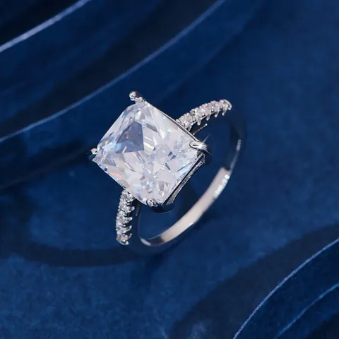 Luxe Rechthoekige Zirkonia Ring Vrouwen Wit Goud Verguld Koper Radiant Slijpvorm Vierpoot Ring Bruiloft Sieraden