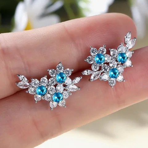 Vintage Flower Stud Earrings For Women Copper Zirconia Floral Cluster Earrings Elegant Bridal Wedding Party Jewelry Accessory