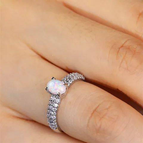 Luxury Oval Blue White Synthetic Opal Rhinestone Ring For Women Fashion Copper Gold Silver Plated Four Claw Inlaid Jewelry