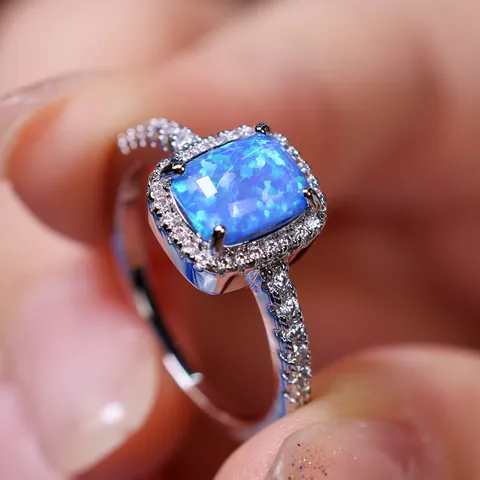 Lussuoso Anello Halo in Rame Placcato Platino con Opale Sintetico e Tormalina Rettangolare Zirconia per Donna Gioielli per Feste
