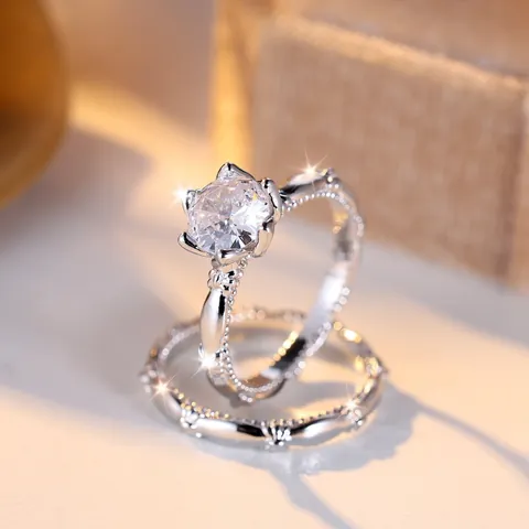 Women's 2Pcs Ring Set Silver Plated Copper Round Clear Zirconia Milgrain Edge Decorative Bands Wedding Party Finger Rings