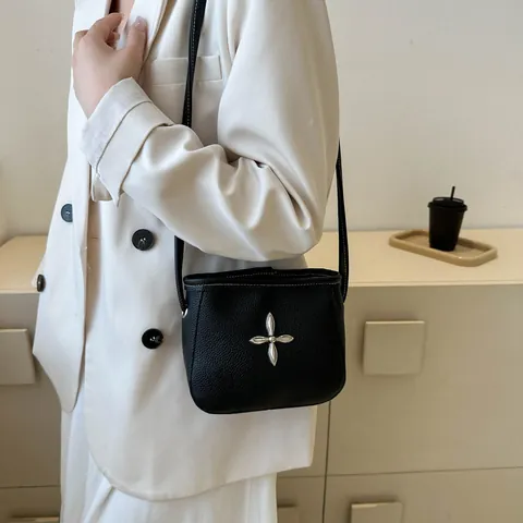 Dames Mode Emmer Tas En Pouch PU Leer Litchi Patroon Crossbody Schoudertas Met Metalen Decoratie Dagelijkse Casual Handtas