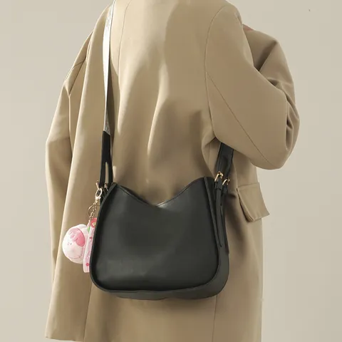 Women's Fashion PU Leather Hobo Shoulder Bag With Geometric Wide Strap And Plush Pendant Casual Crossbody Bag Handbag